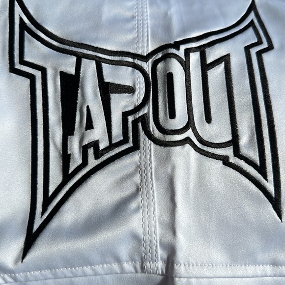 NWT Authentic Men’s MMA Tapout fight shorts - Picture 8 of 9